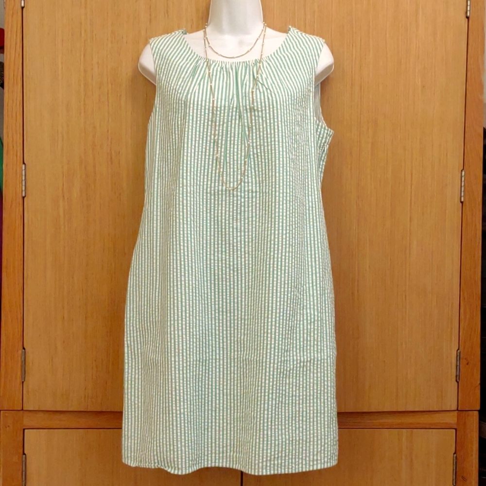 NWOT Green/White Sleeveless Seersucker Dress SZ 10 By Crown & Ivy